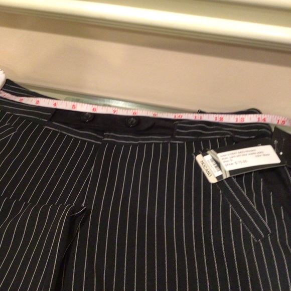 ⭐️⭐️Host Pick⭐️⭐️⬇️Price Dropped⬇️Black/White pinstripe pants with suede pockets - Picture 5 of 5